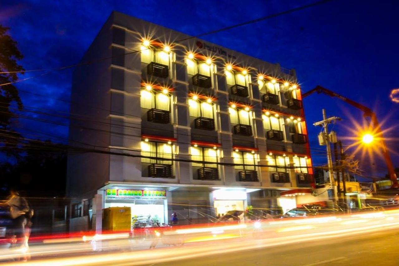 Pearli View Hotel Iloilo Powered By Cocotel Esterno foto