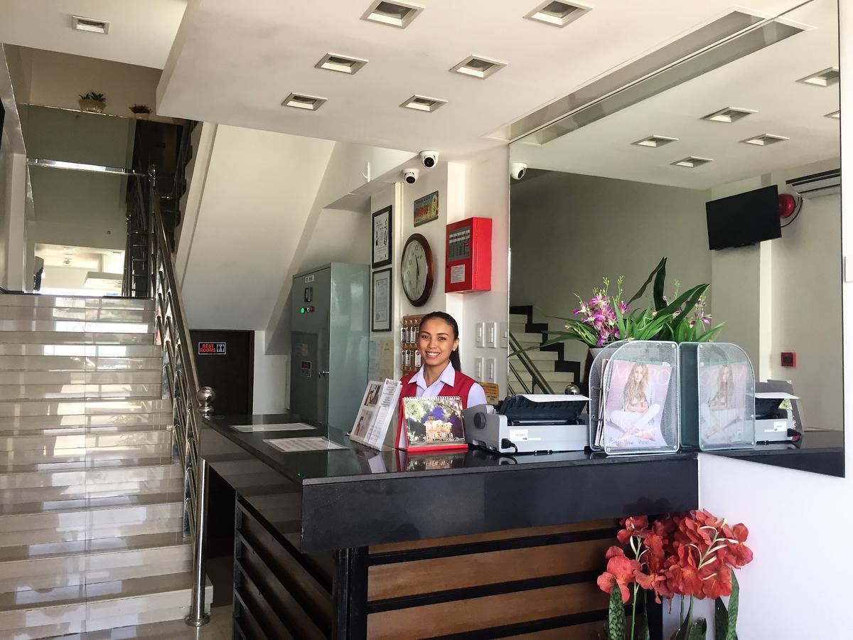 Pearli View Hotel Iloilo Powered By Cocotel Esterno foto